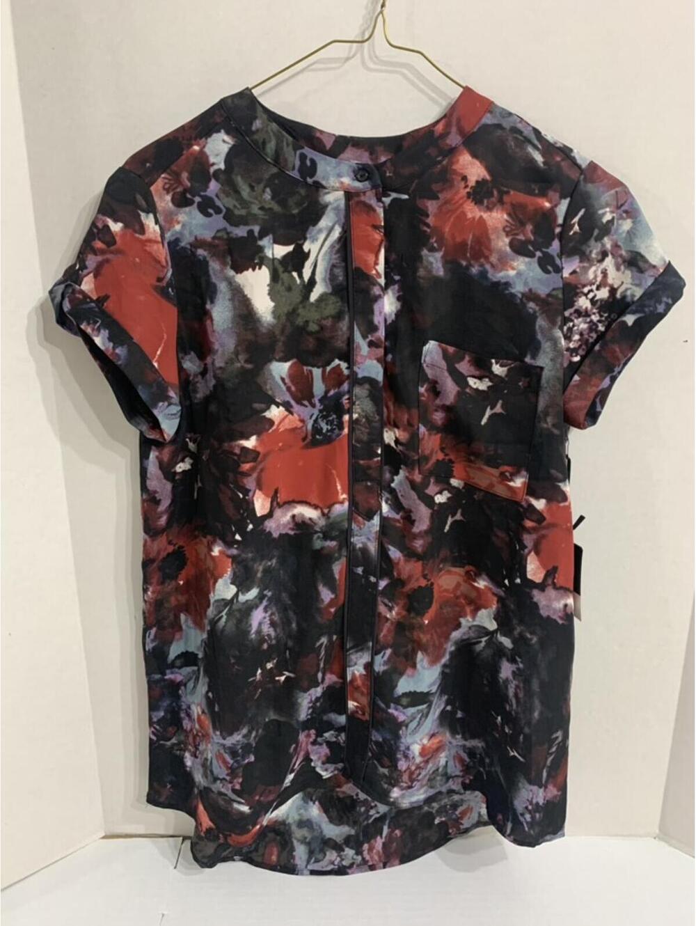 NWT Simply Vera Vera Wang Size S Black Abstract Floral Blouse Top